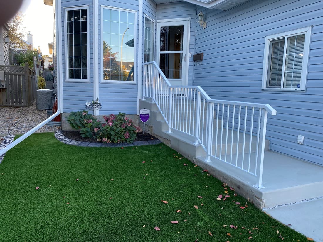 Custom aluminum railing project in Edmonton — photo 9