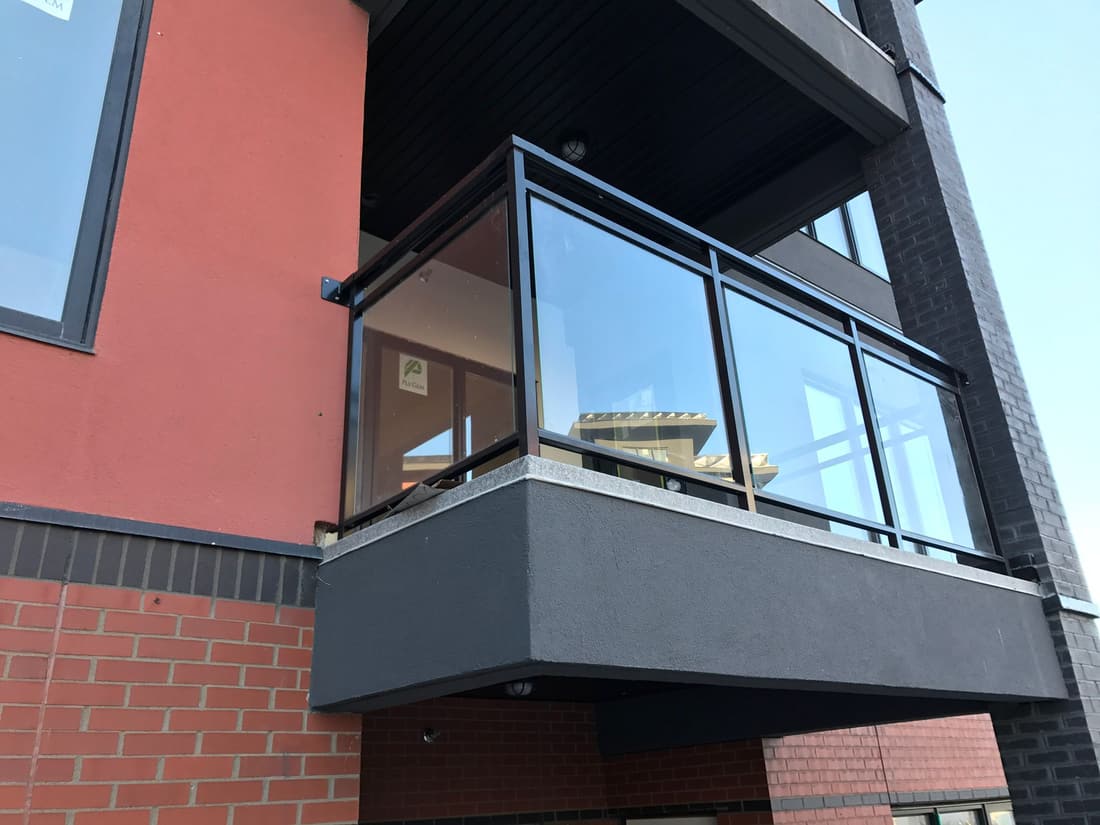 Aluminum-framed glass railing project in Edmonton — photo 7